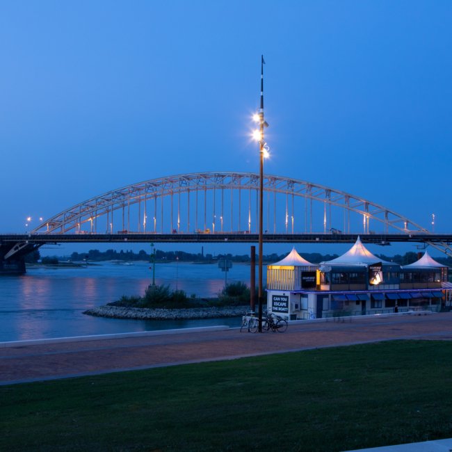 Setga Infinitum Waalkade Nijmegen avond