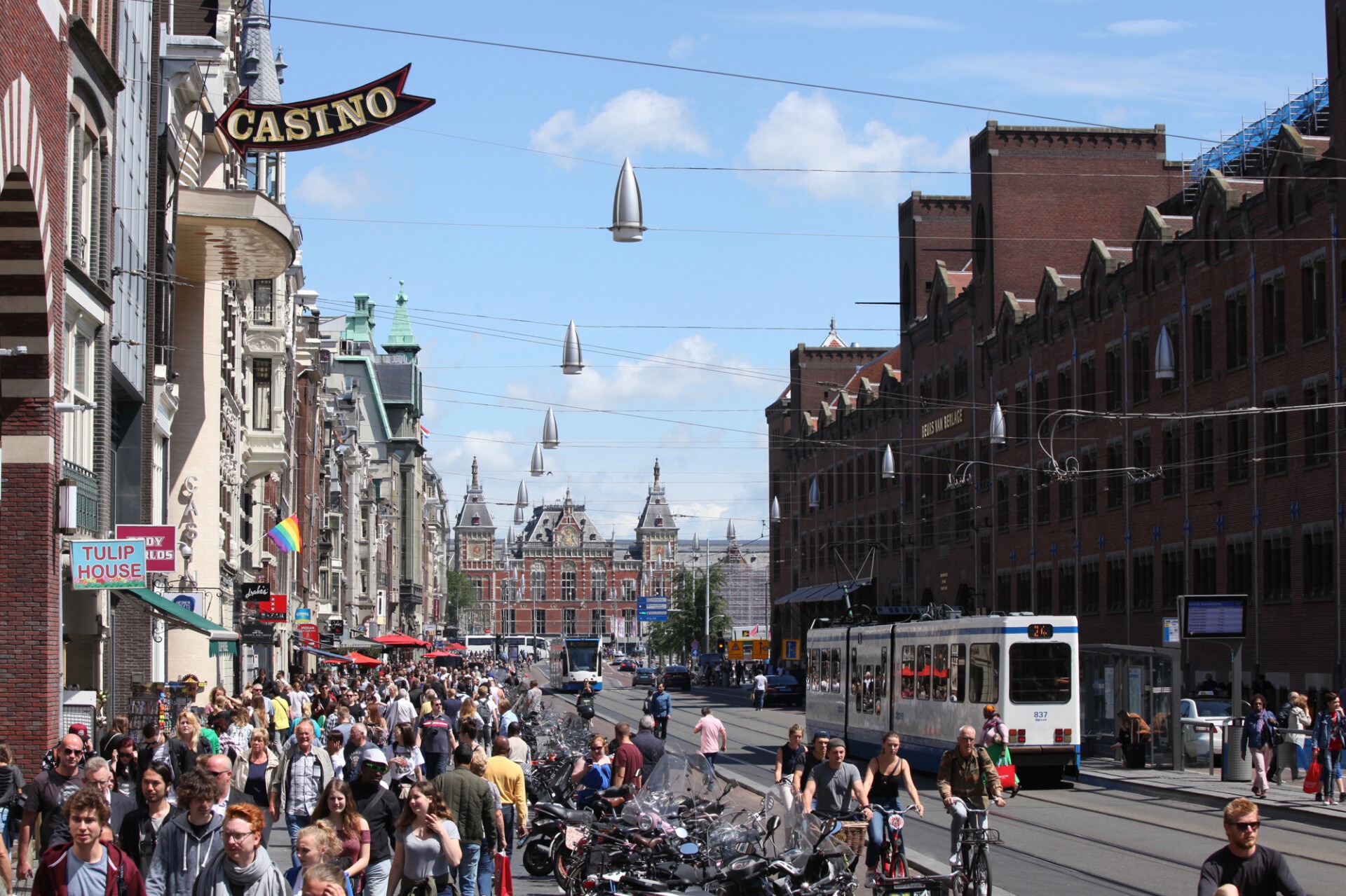 SETGA rode loper amsterdam damrak